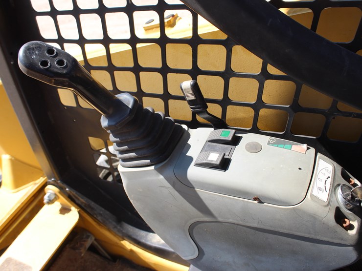komatsu-sk1020-image-11