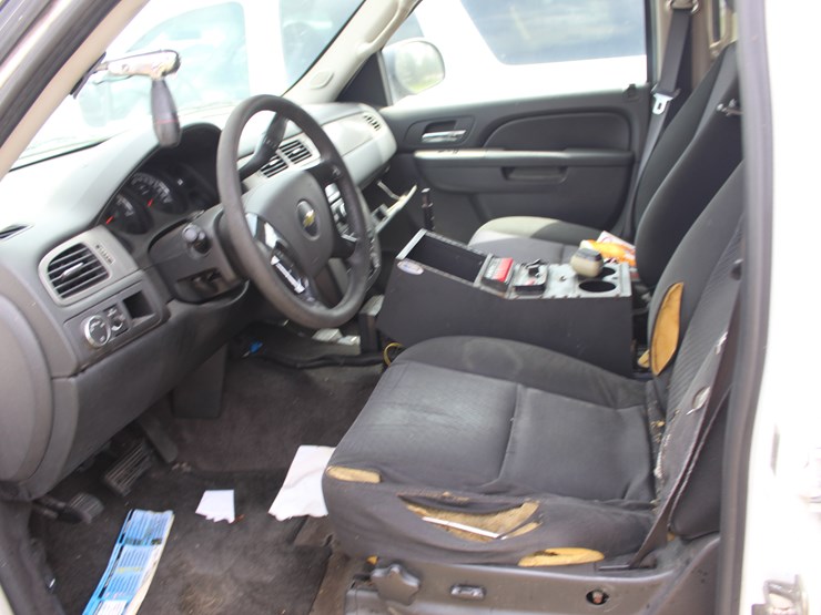 2011-chevrolet-tahoe-image-8