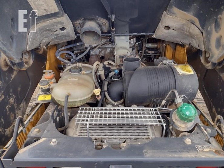 2020-deere-331g-image-36