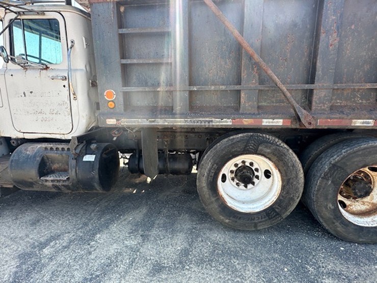 1978-mack-r686-image-21
