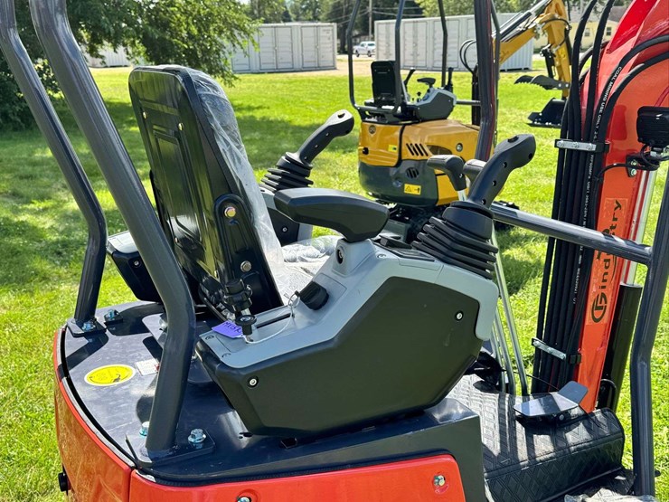 cfg-industrial-mx15rx-mini-excavator-image-6