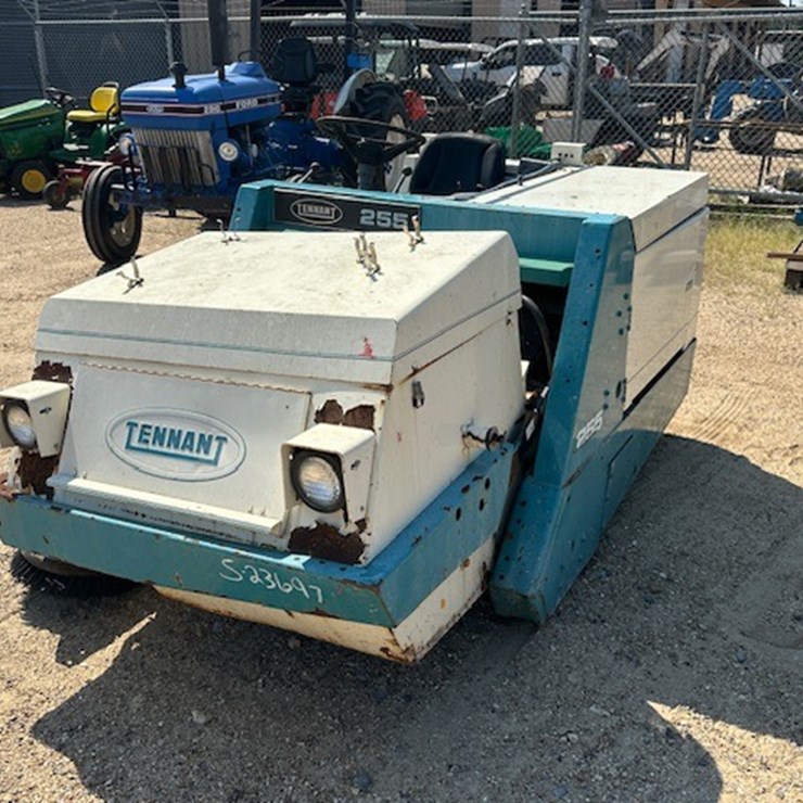 #2267 • TENNANT 225 RIDE ON SWEEPER | PARTS OR REPAIR