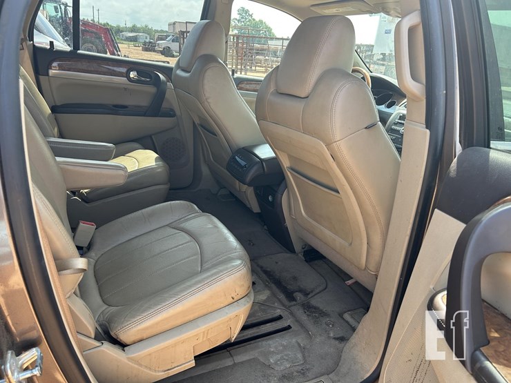 2011-buick-enclave-image-27