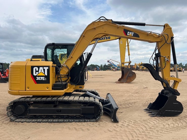 2017-caterpillar-307e2-image-4