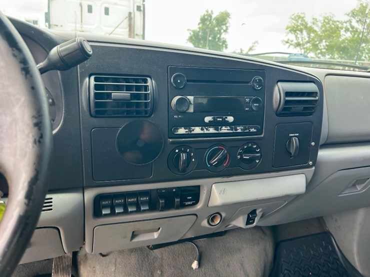 2006-ford-f450-xlt-image-33