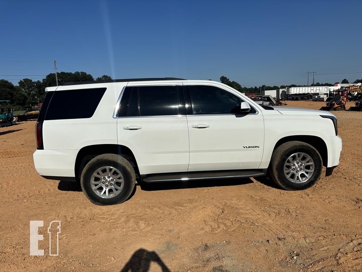 2019-gmc-yukon-slt-image-2