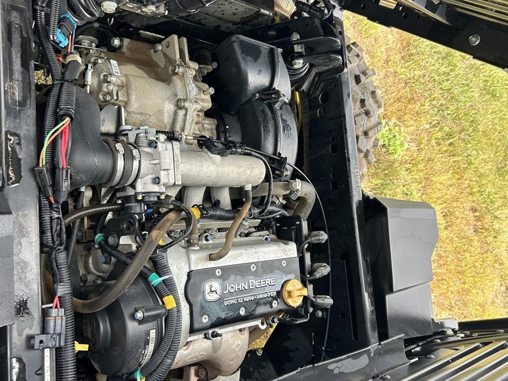 2021-john-deere-gator-xuv-835m-image-23