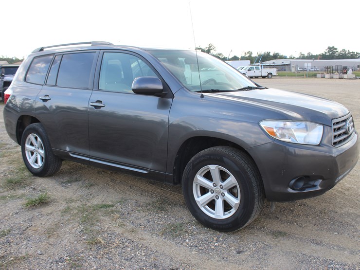 2010-toyota-highlander-image-2
