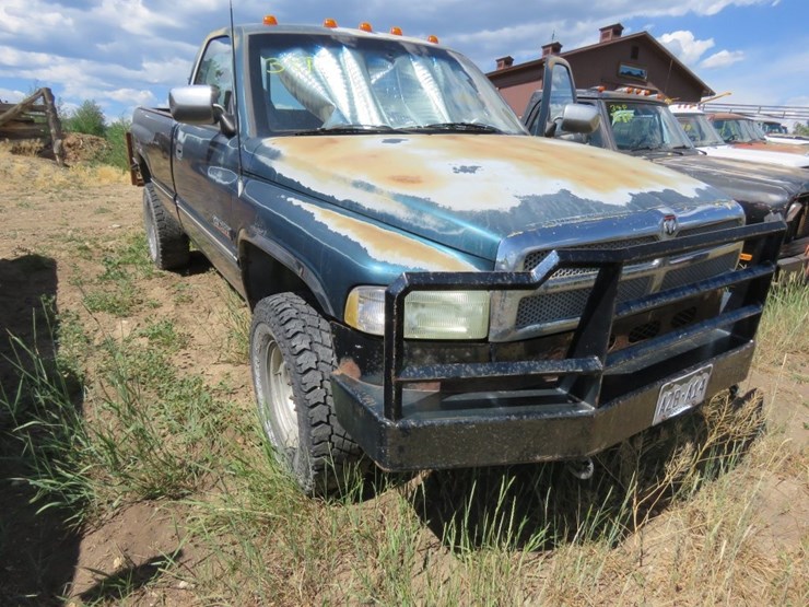1995-dodge-w2500-laramie-slt-cummins-4x4-pickup-image-2