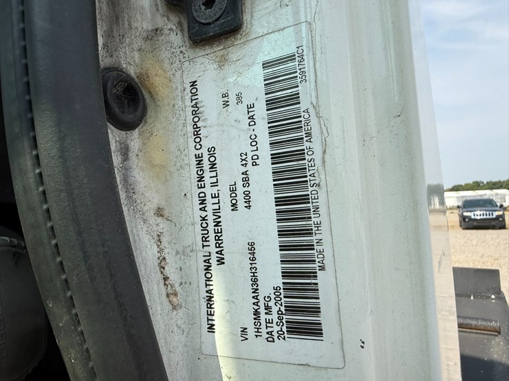 2006-international-durastar-4400-image-70