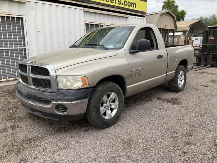 2005-dodge-1500-image-2