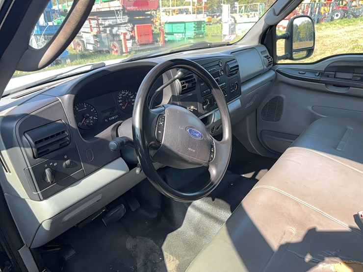 2005-ford-f350-image-23