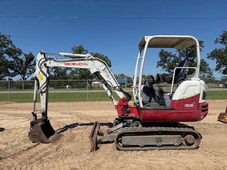 2019-takeuchi-tb230-image-1