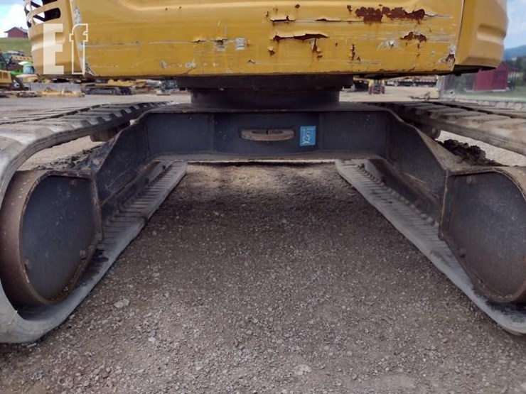 2021-deere-26g-image-25