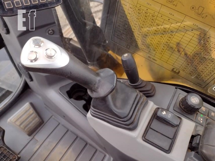 2019-caterpillar-307.5-image-9