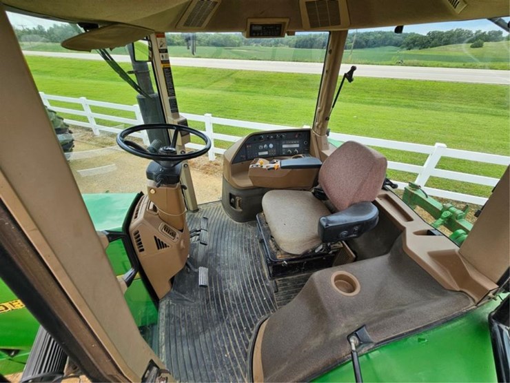 john-deere-8200-image-24