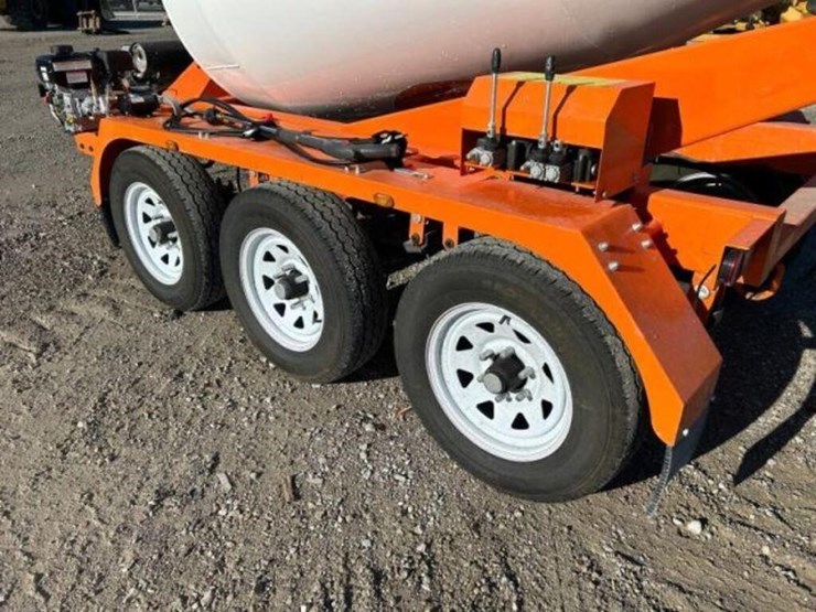 2024-2-cubic-meter-tow-behind-tri/a-concrete-mixer-image-32