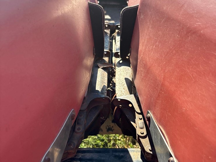 12-row-30”-corn-head-(-ih-1000-series-frame)-image-13