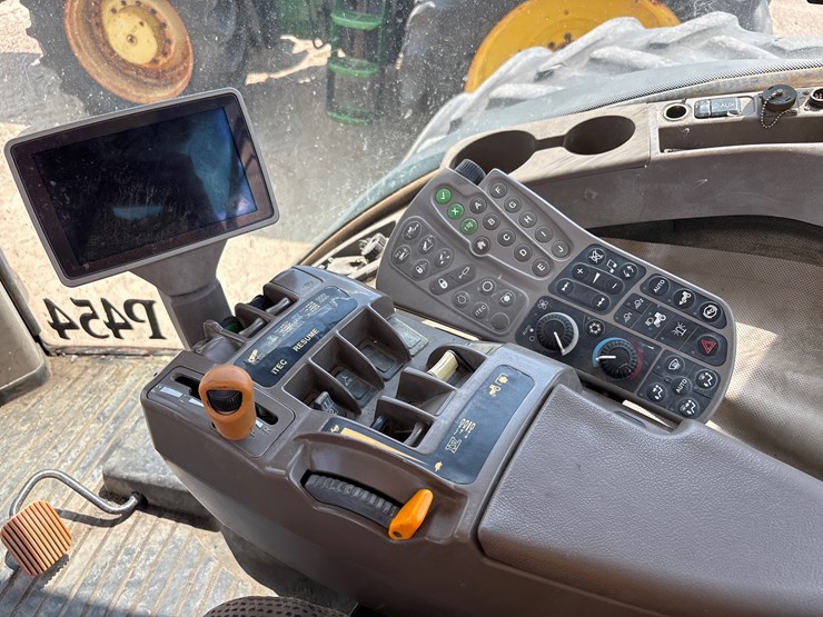 2009-john-deere-8345r-image-13