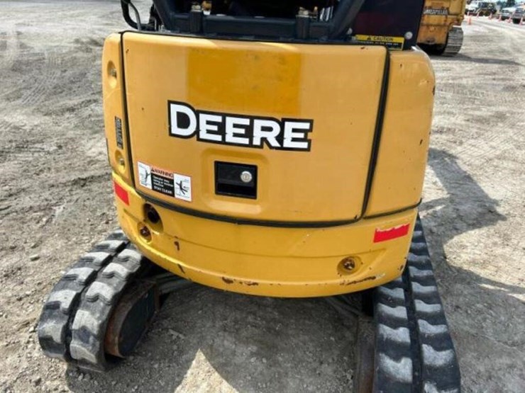 2016-deere-17g-image-39