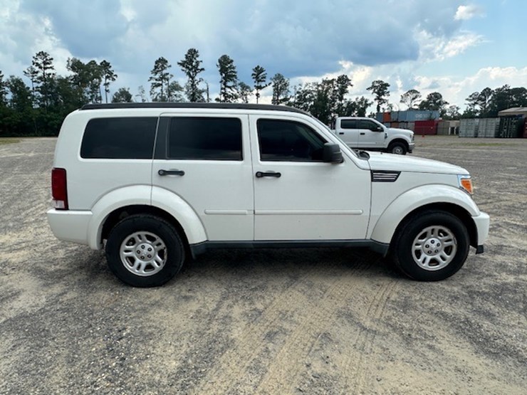 2010-dodge-nitro-image-7