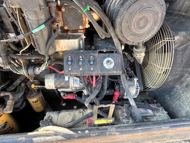 2005-caterpillar-th360b-image-47
