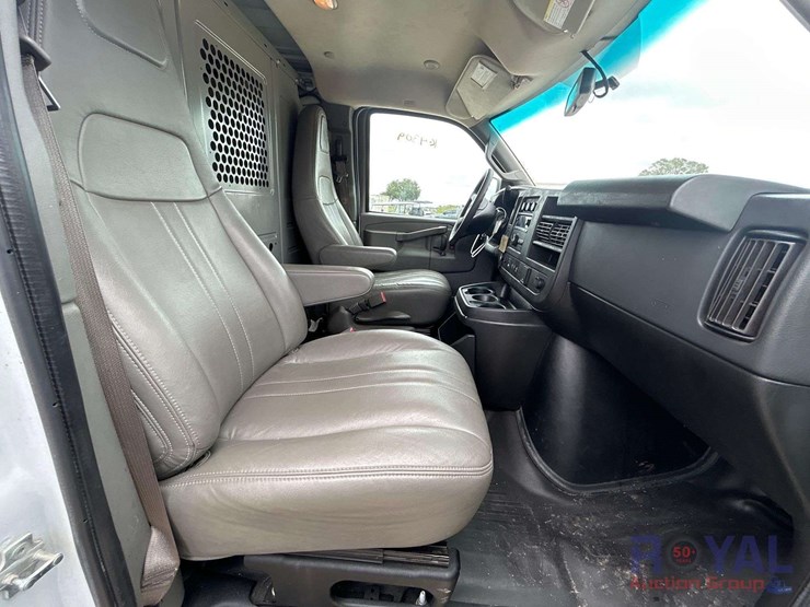 2019-chevrolet-express-2500-image-31