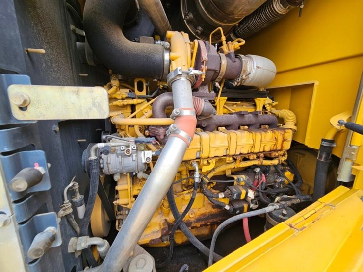 2012-deere-624k-image-36