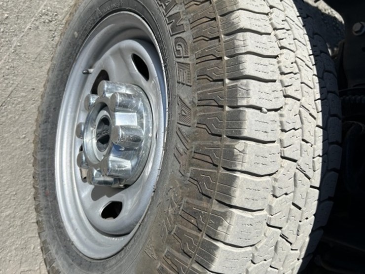 2023-ford-f250-xl-image-25