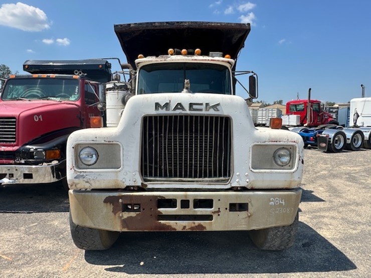 1978-mack-r686-image-6