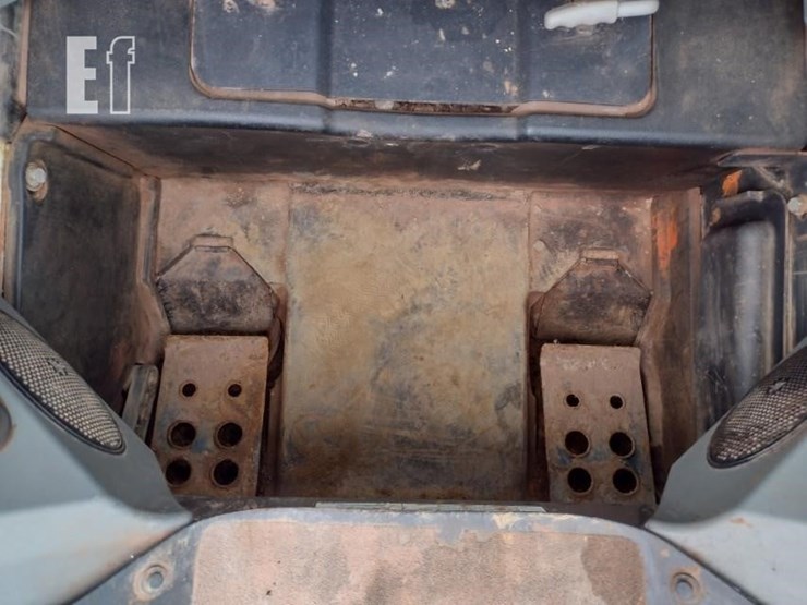 2020-bobcat-t595-image-13