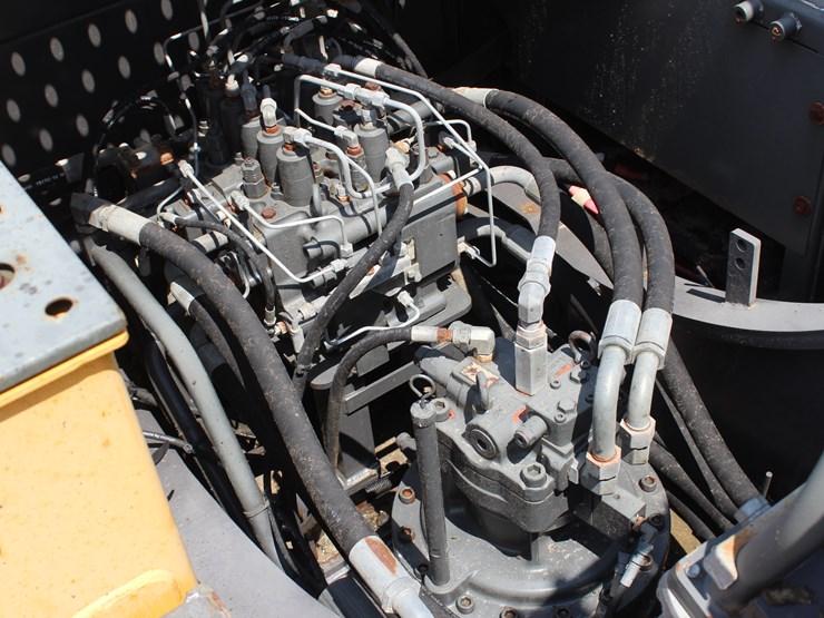 2017-volvo-ec250e-lr-image-18