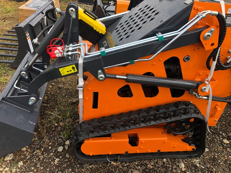 #89-•-land-hero-mini-skid-steer-image-3
