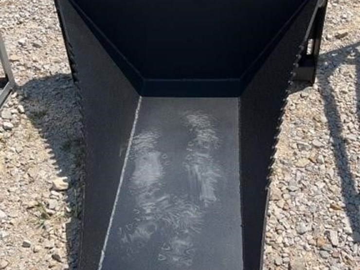skid-steer-stump-bucket-image-2
