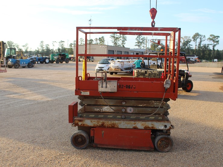 #2240-•-sky-jack-3219-scissor-lift-image-3