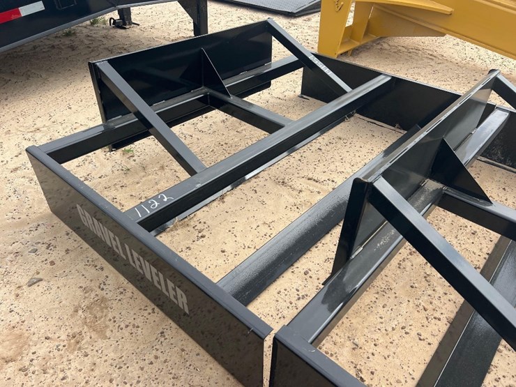 unusedx-star-72"-quick-attach-gravel-leveler-image-1