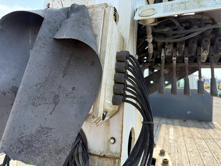 2005-international-durastar-4300-image-104