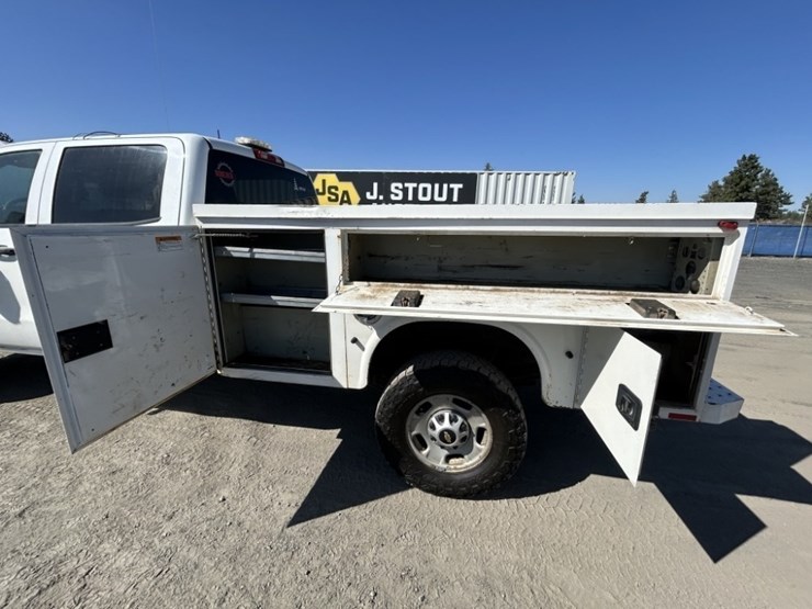 2018-chevrolet-silverado-2500-image-27