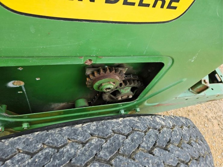 john-deere-8300-image-28