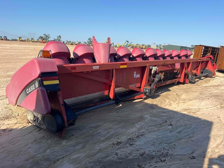 case-ih-2412-image-2