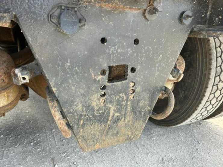 2005-volvo-tri/a-dump-truck-4v5k99gh55n391882-image-105