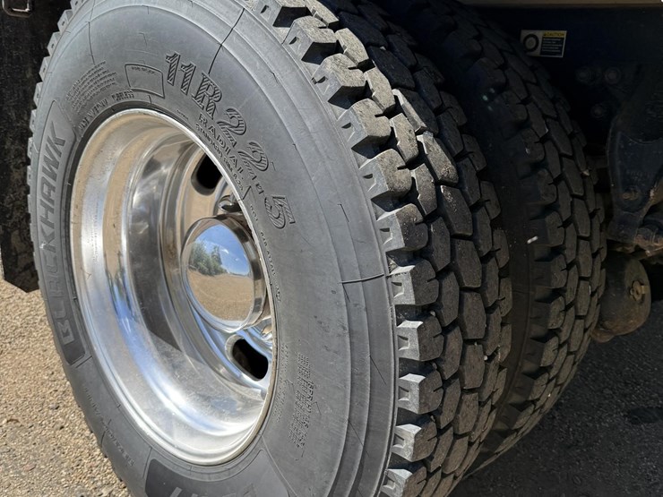 2005-kenworth-t300-image-22