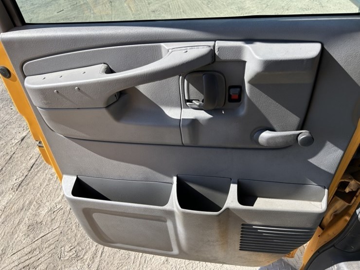 2008-chevrolet-express-school-bus-image-18