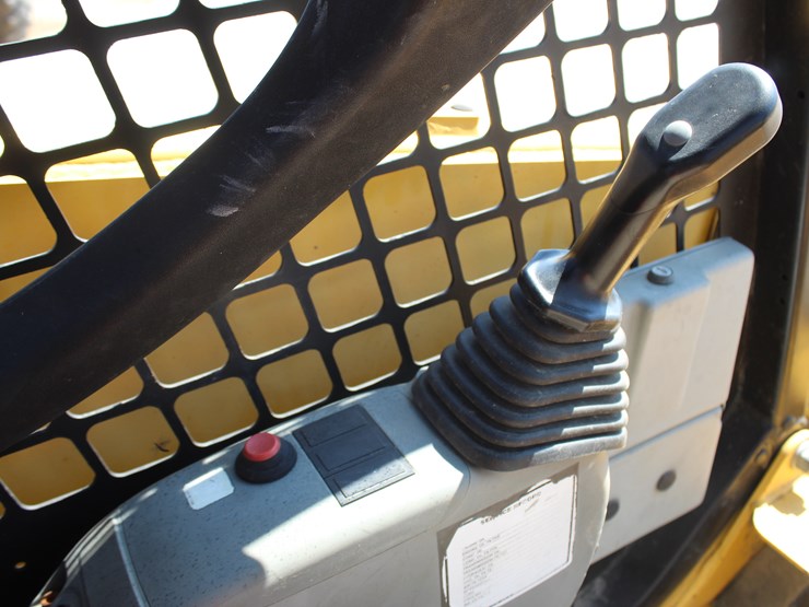 komatsu-sk1020-image-12