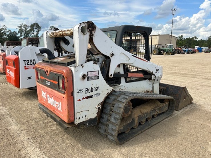 2015-bobcat-t750-image-3