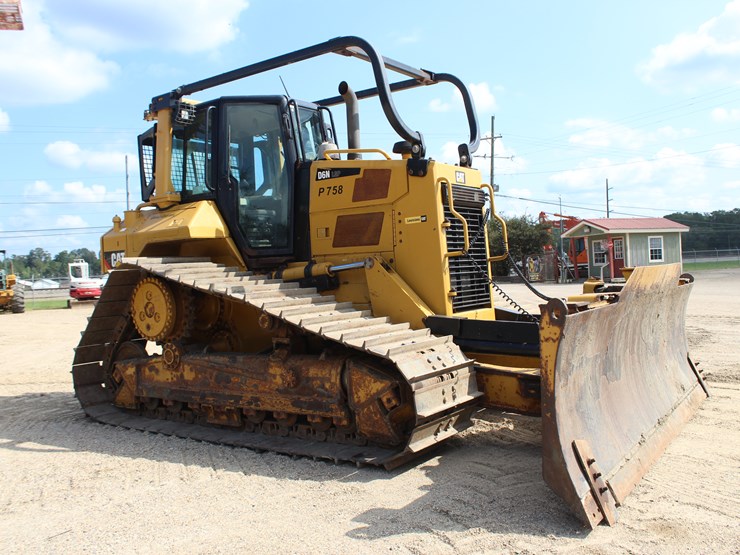 2020-caterpillar-d6n-lgp-image-2