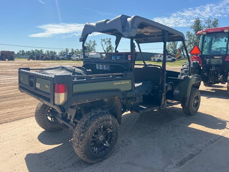 2019-john-deere-gator-image-4