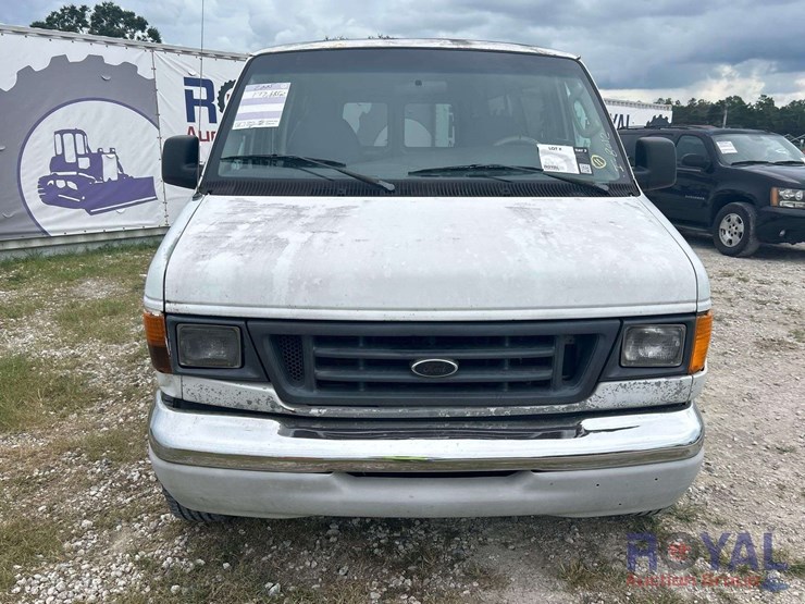 2005-ford-cargo-image-25