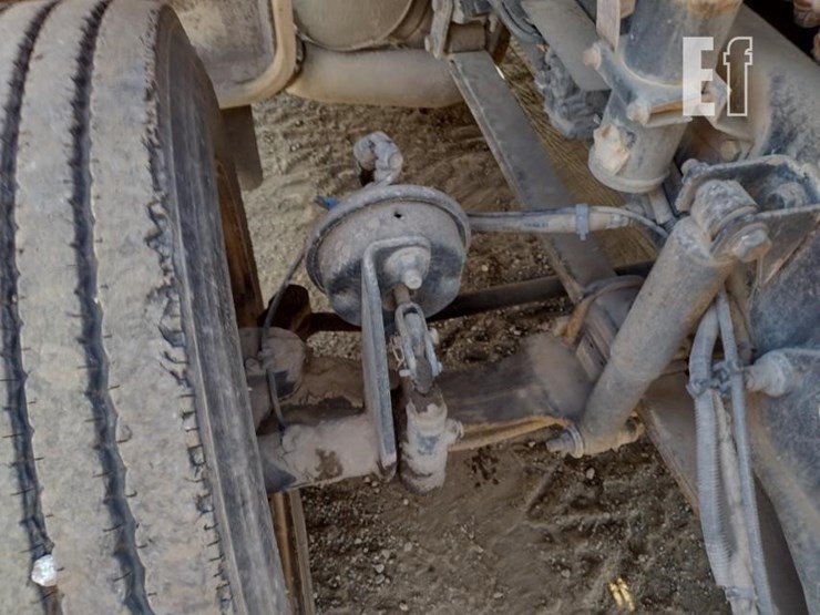 2013-ford-f650-xlt-image-21