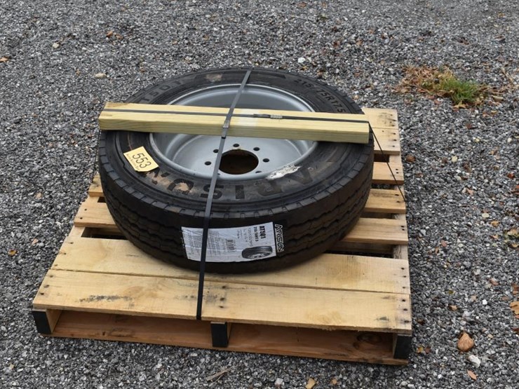 215-x-75r175-tire-and-rim-image-2